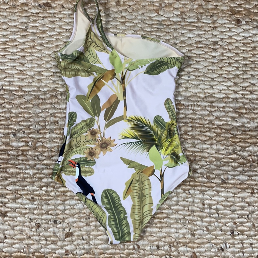 One shoulder bathing suit - Picture 3 of 4